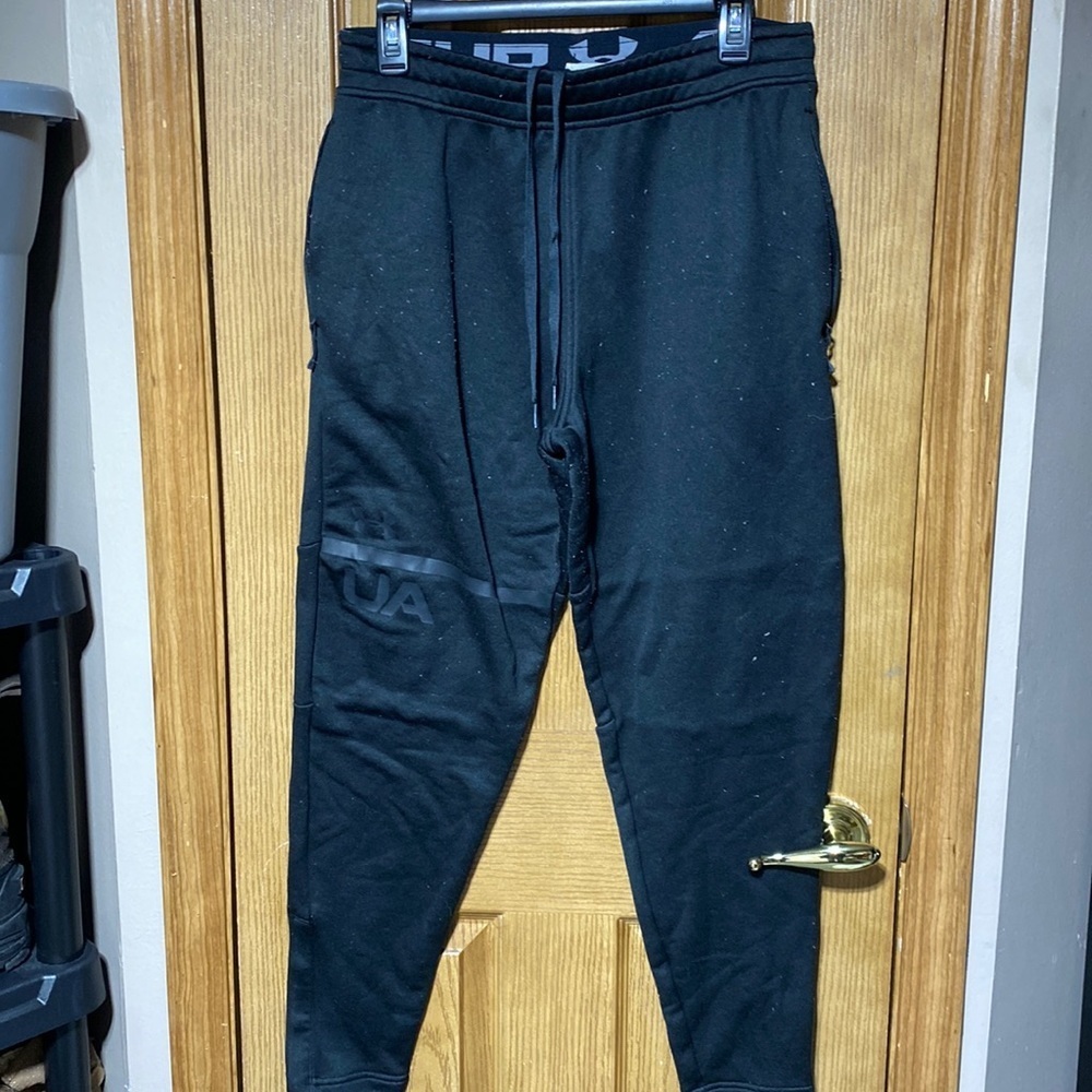 Under armour sweatpants​​​